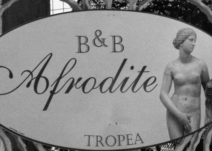 Afrodite Accomodation-rooms With Service 4* Tropea