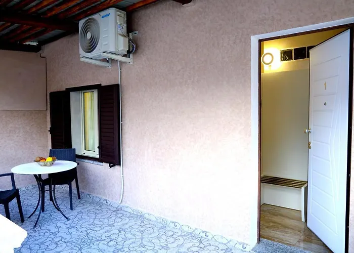 Afrodite Accomodation-rooms With Service 4*